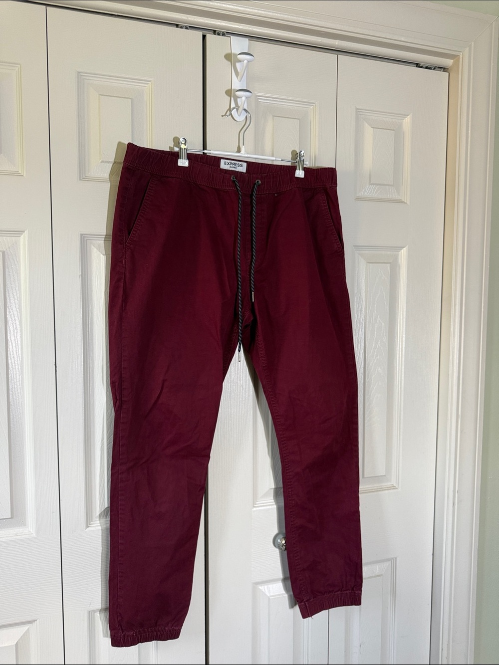Express Men’s Burgundy Drawstring Chino Joggers